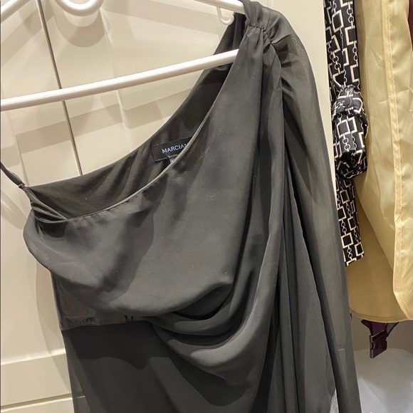 Black GUESS by Marciano Tori One Shoulder Dress - Picture 5 of 6